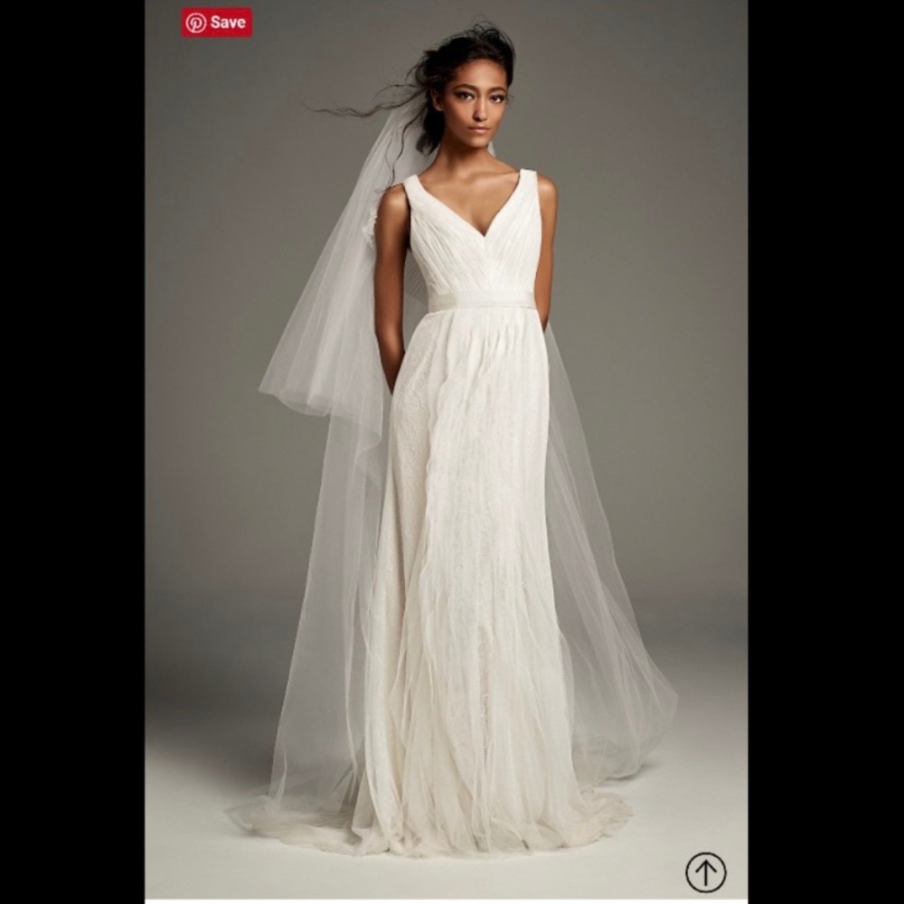 White VERA WANG Tulle Flutter Back Wedding Dress